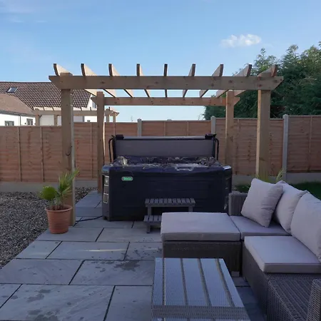 Cornerways - Scarborough Seamer